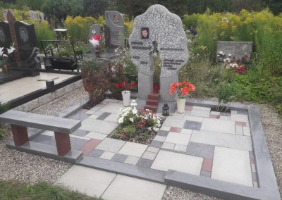 Надгробие Юрасю Бушляку, человеку, который востанавливал фонетику белорусского языка