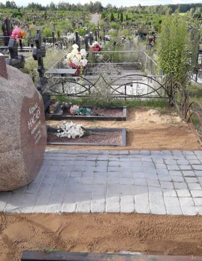 Памятник надгробный дирижеру Насаеву